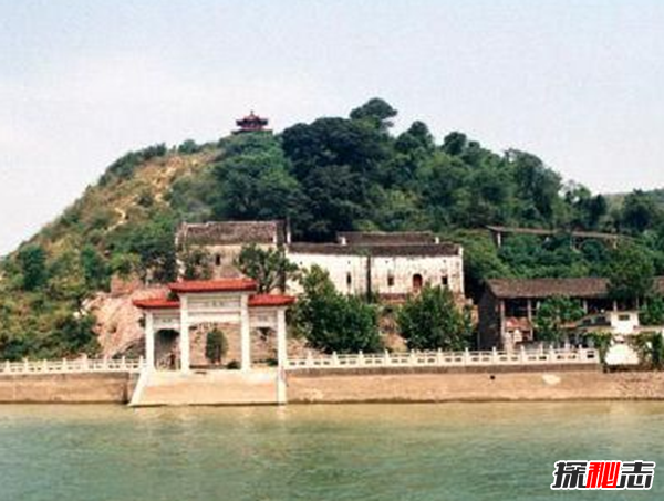 十五大靈異事件,曼谷監(jiān)獄囚犯鬼魂附體(念經(jīng)超度)