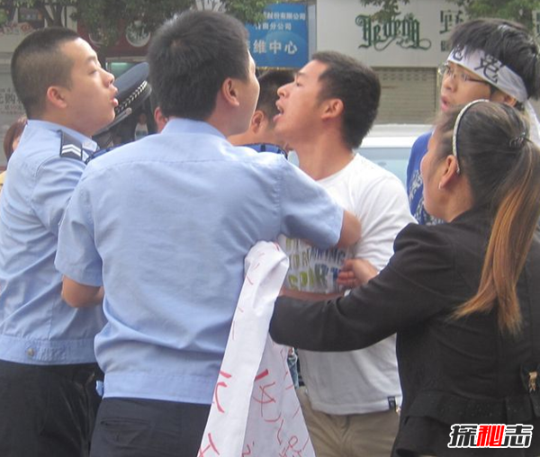 云南晉寧躲貓貓事件,躲貓貓事件最終結(jié)果(受到法律的懲罰)